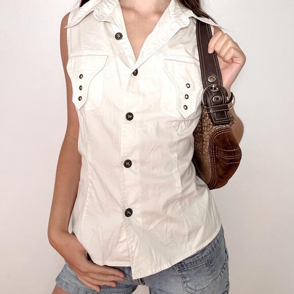 Clio white cargo button up top - Picture 2 of 6